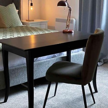 Modern Flat Near Train Station With Free Parking Apartment Cambridge  Exterior photo