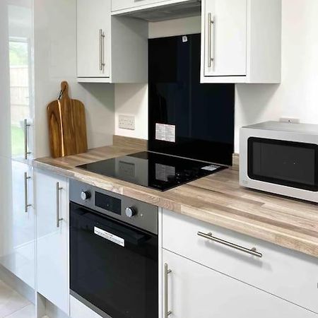 Modern Flat Near Train Station With Free Parking Apartment Cambridge  Exterior photo