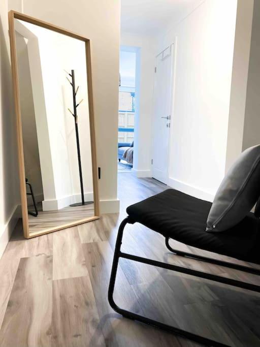 Modern Flat Near Train Station With Free Parking Apartment Cambridge  Exterior photo