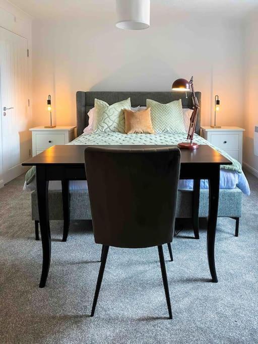 Modern Flat Near Train Station With Free Parking Apartment Cambridge  Exterior photo