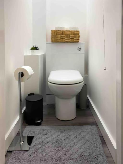 Modern Flat Near Train Station With Free Parking Apartment Cambridge  Exterior photo