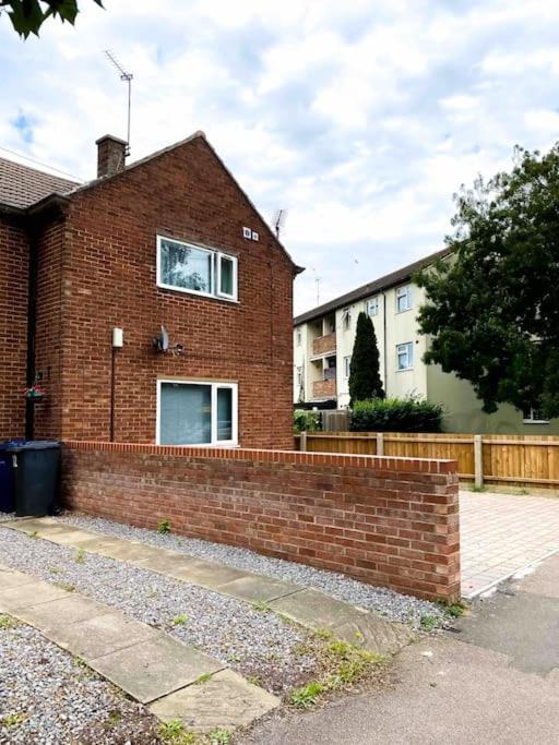 Modern Flat Near Train Station With Free Parking Apartment Cambridge  Exterior photo